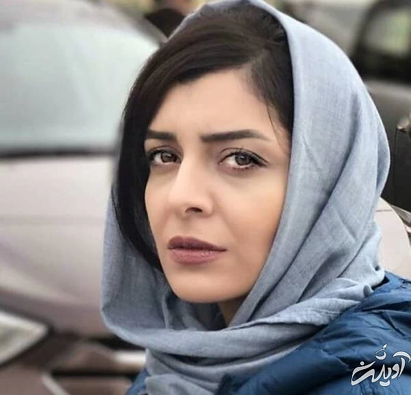 ساره بیات 